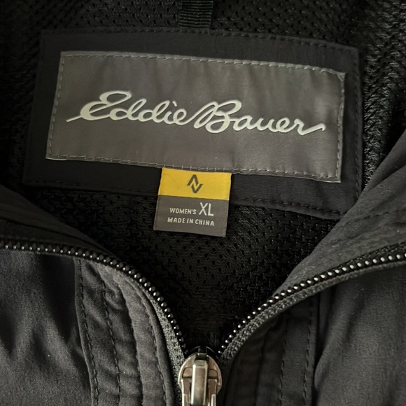 Eddie Bauer lightweight black jacket w/ hood— women size extra large - Picture 2 of 6